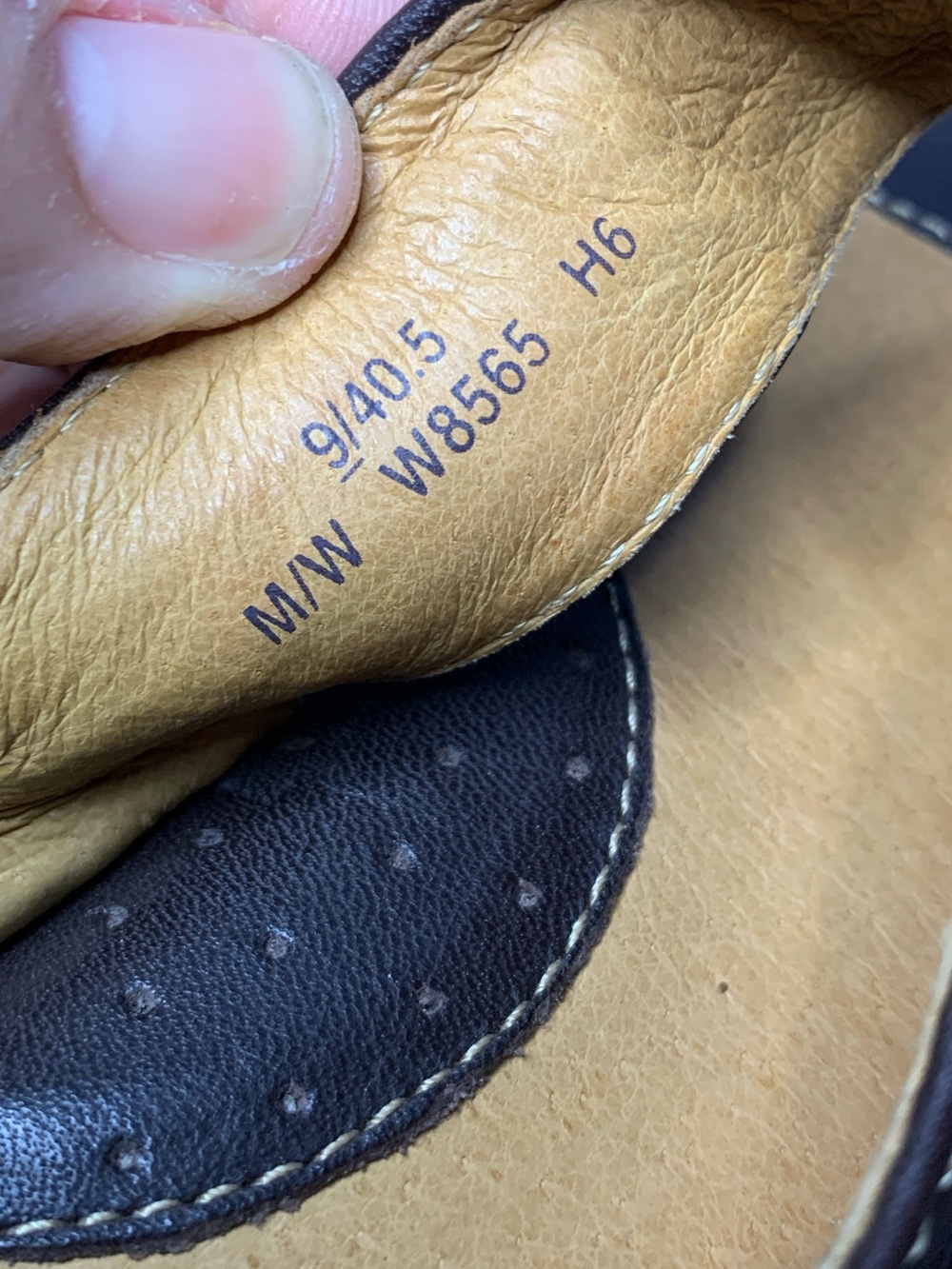 Born Garland Dark Brown Leather Women's Thong Sandals - Picture 5 of 5